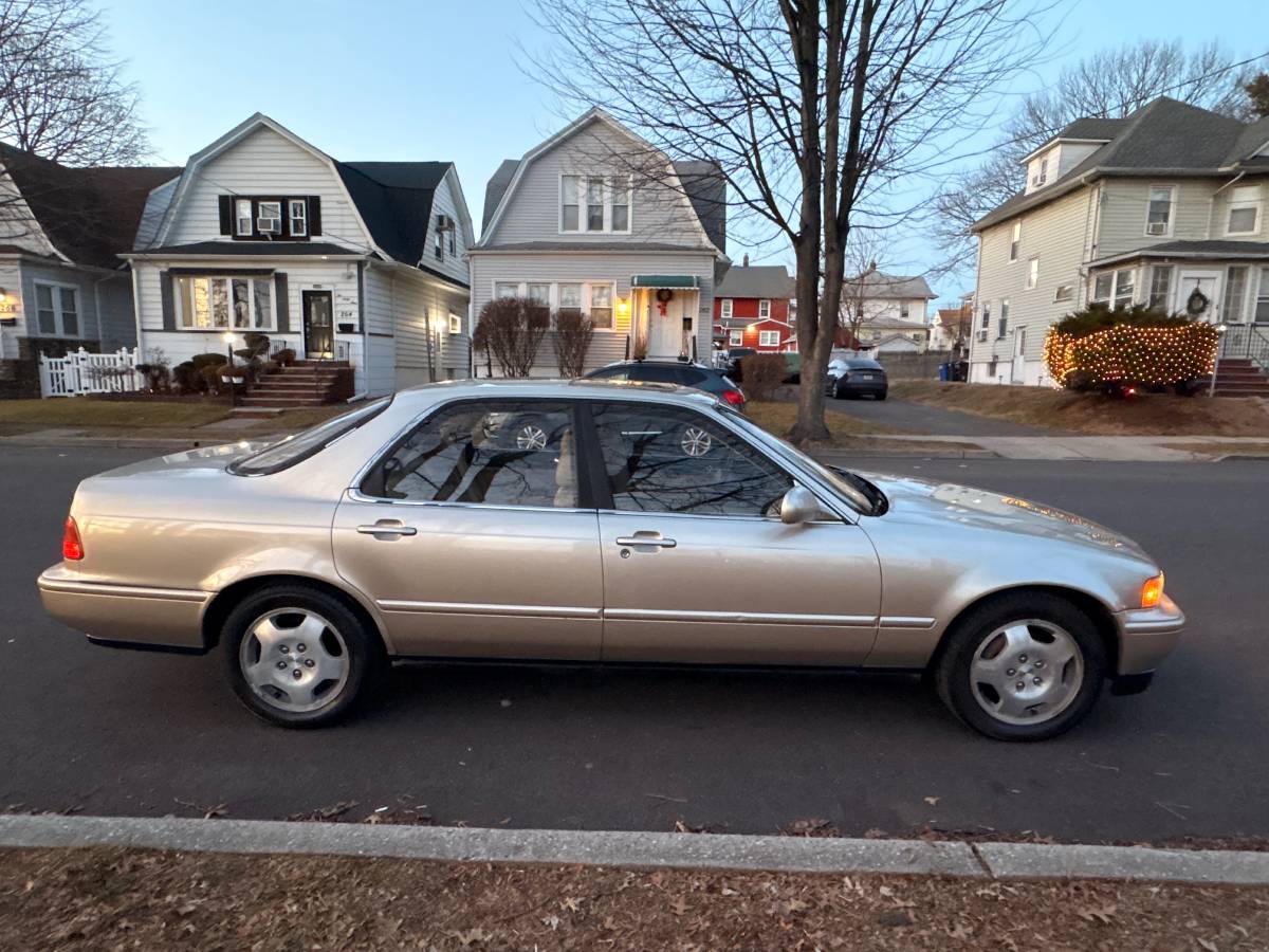 Accuracy-legend-l-1993-4