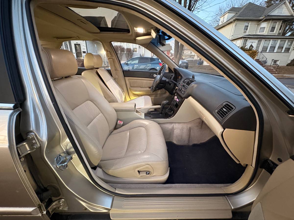 Accuracy-legend-l-1993-7