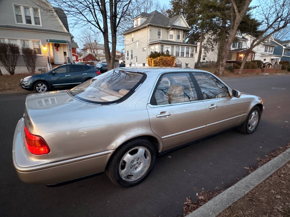 Accuracy-legend-l-1993