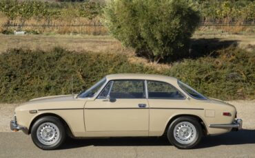 Alfa-Romeo-GTV-1973-Coupe-1