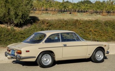 Alfa-Romeo-GTV-1973-Coupe-4