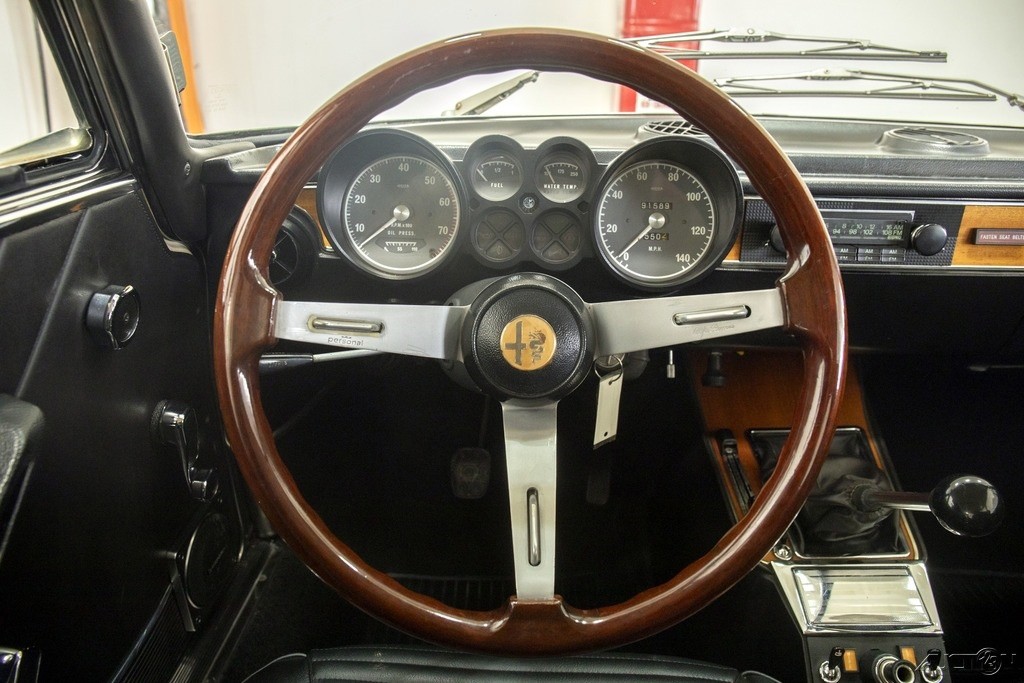 Alfa-Romeo-GTV-1973-Coupe-8