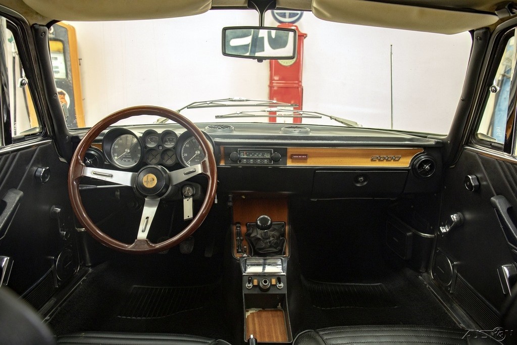 Alfa-Romeo-GTV-1973-Coupe-9