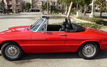 Alfa-Romeo-Spider-1969-Convertible-12