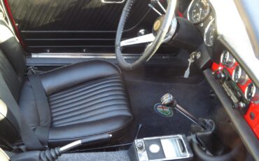 Alfa-Romeo-Spider-1969-Convertible-14