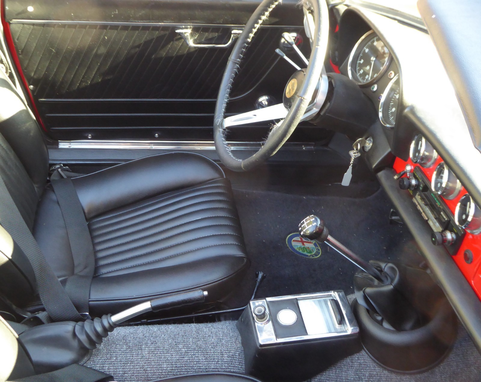 Alfa-Romeo-Spider-1969-Convertible-14