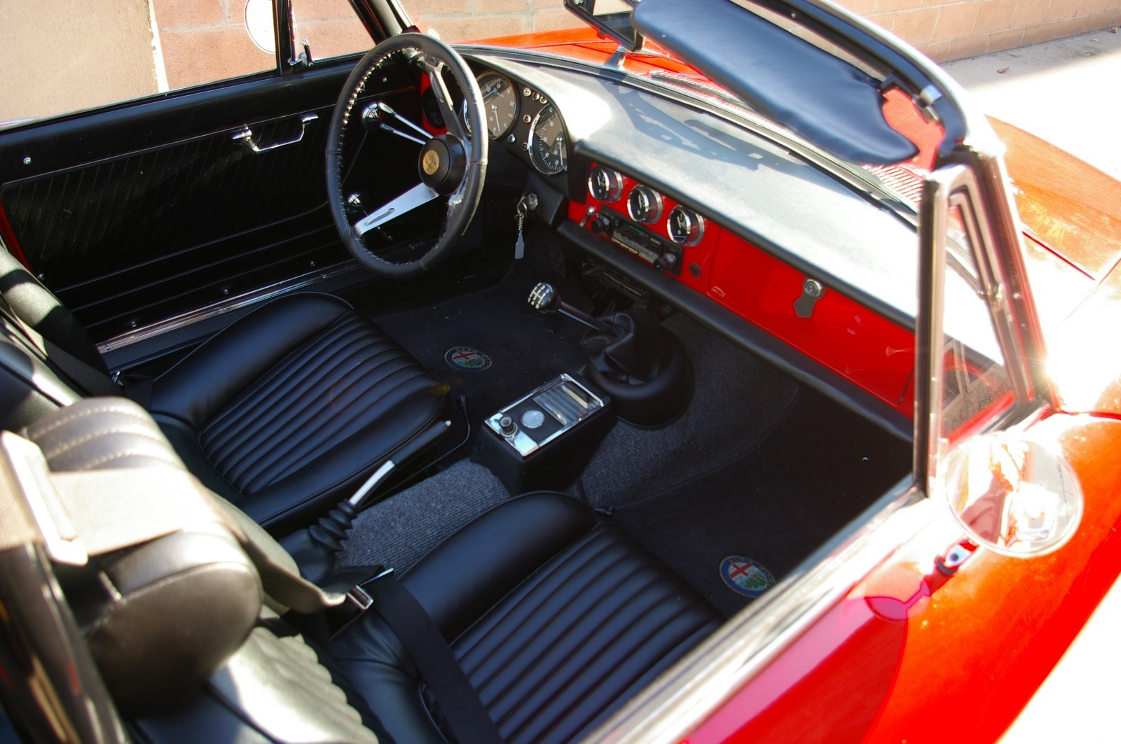 Alfa-Romeo-Spider-1969-Convertible-15