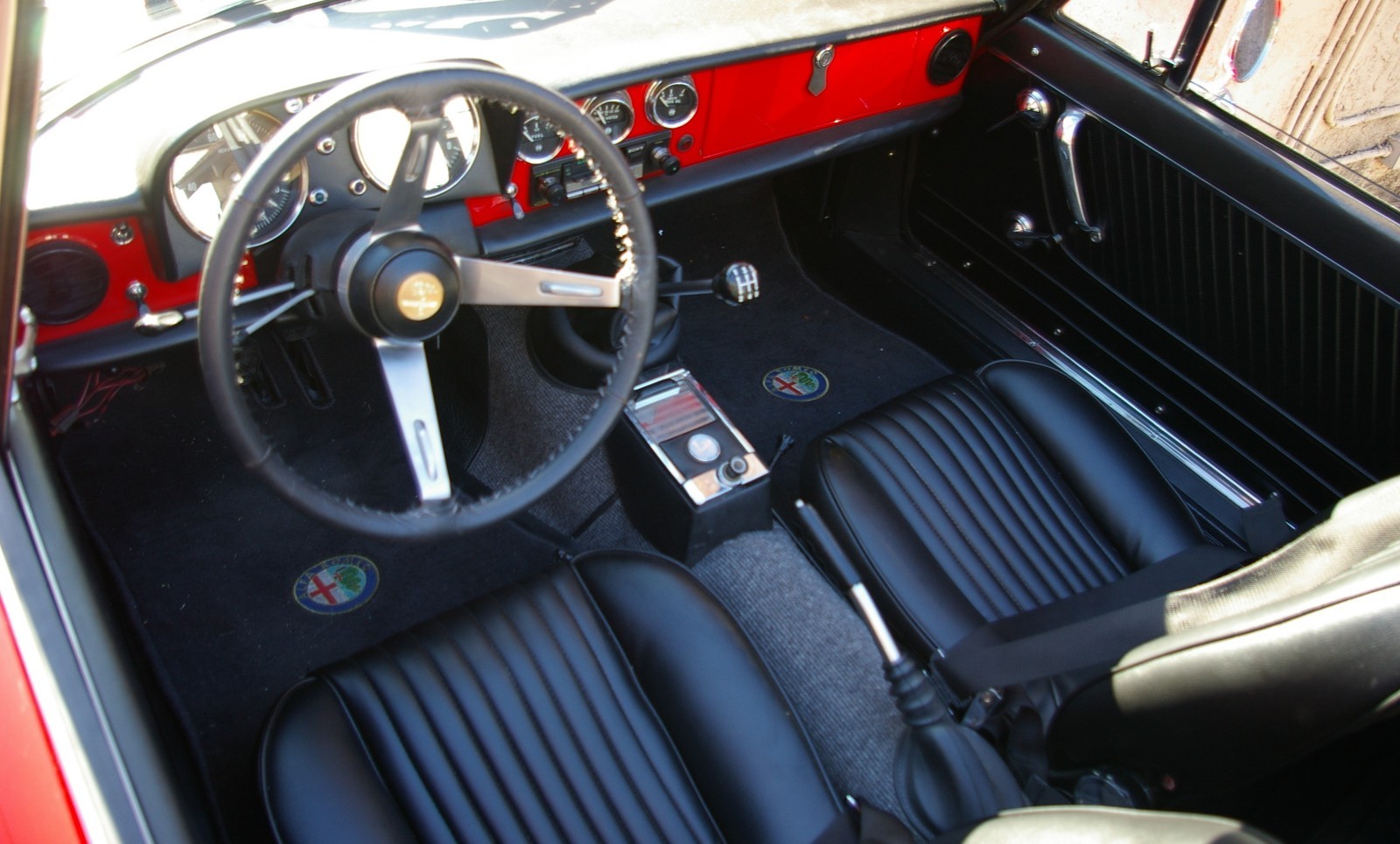 Alfa-Romeo-Spider-1969-Convertible-16