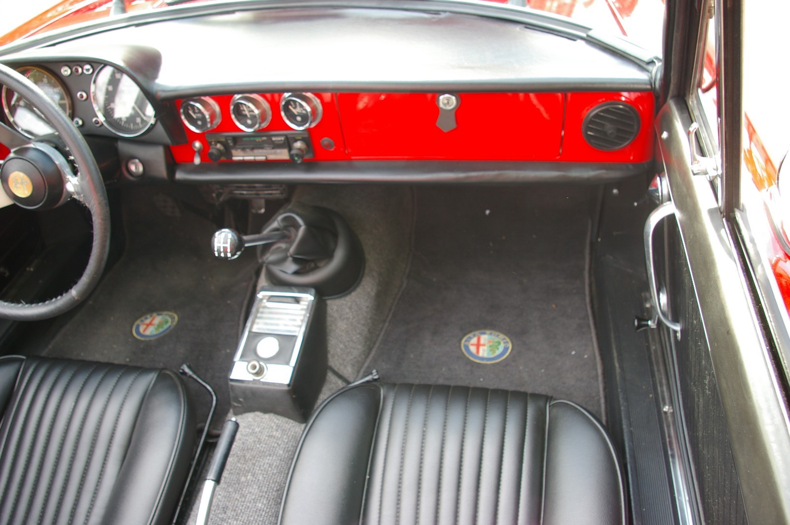 Alfa-Romeo-Spider-1969-Convertible-17