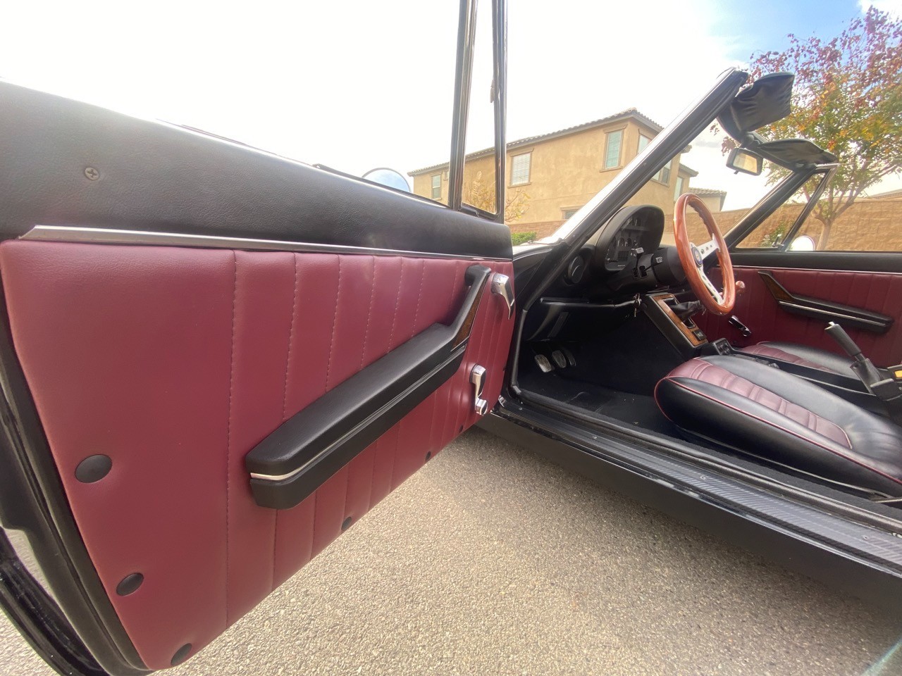 Alfa-Romeo-Spider-1987-Convertible-13