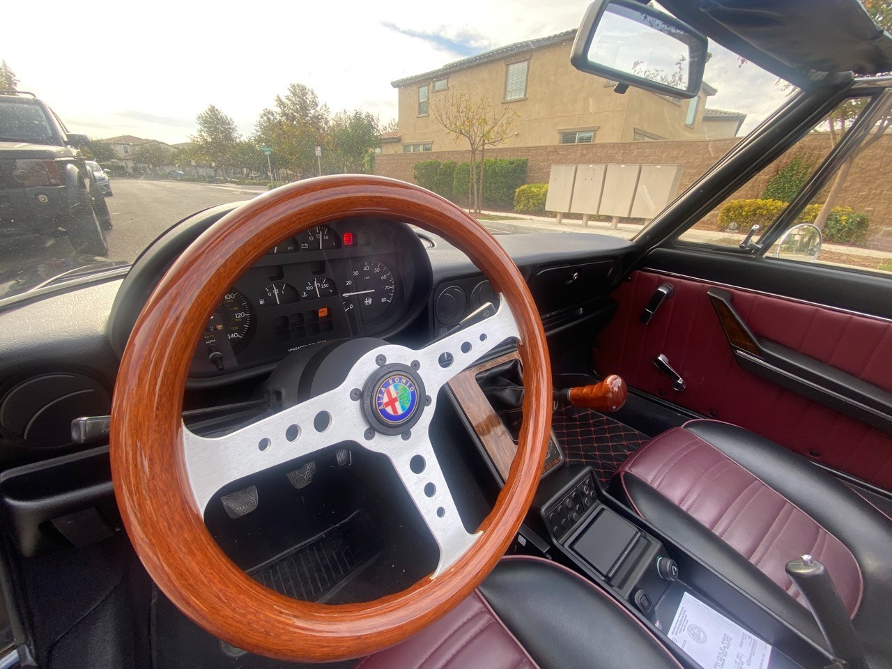 Alfa-Romeo-Spider-1987-Convertible-14