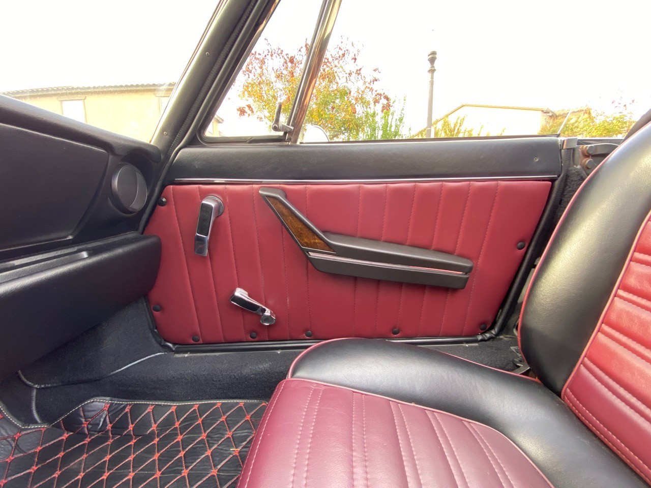 Alfa-Romeo-Spider-1987-Convertible-17