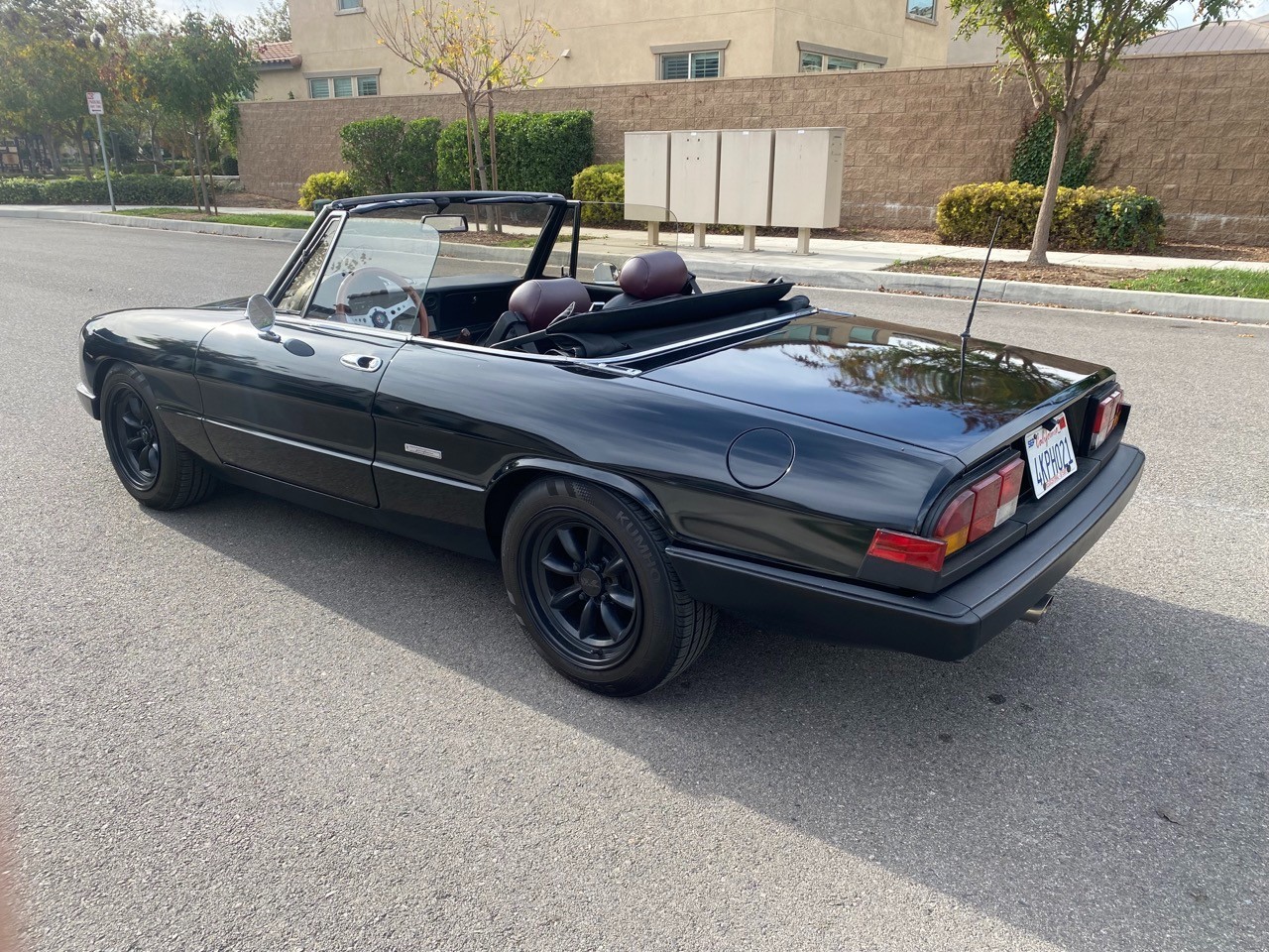 Alfa-Romeo-Spider-1987-Convertible-2