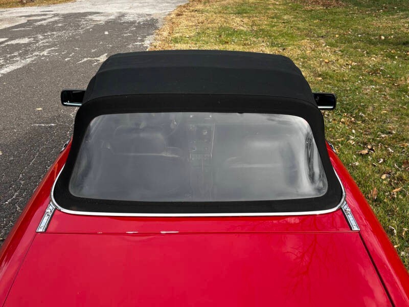 Alfa-Romeo-Spider-1988-Convertible-13