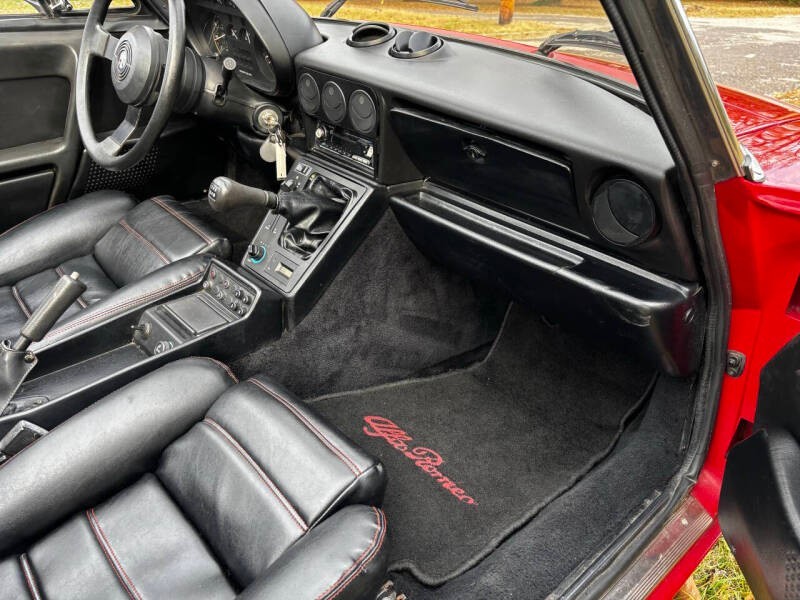 Alfa-Romeo-Spider-1988-Convertible-27