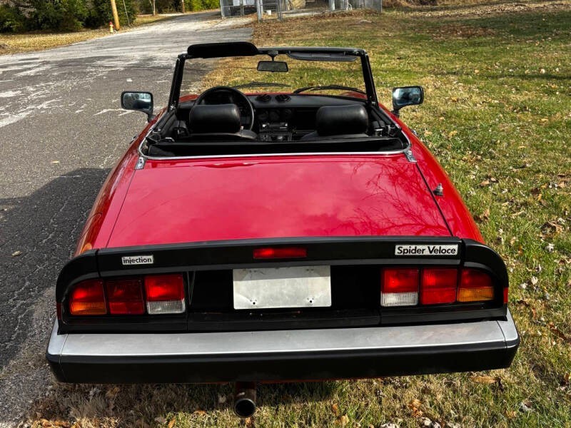 Alfa-Romeo-Spider-1988-Convertible-6