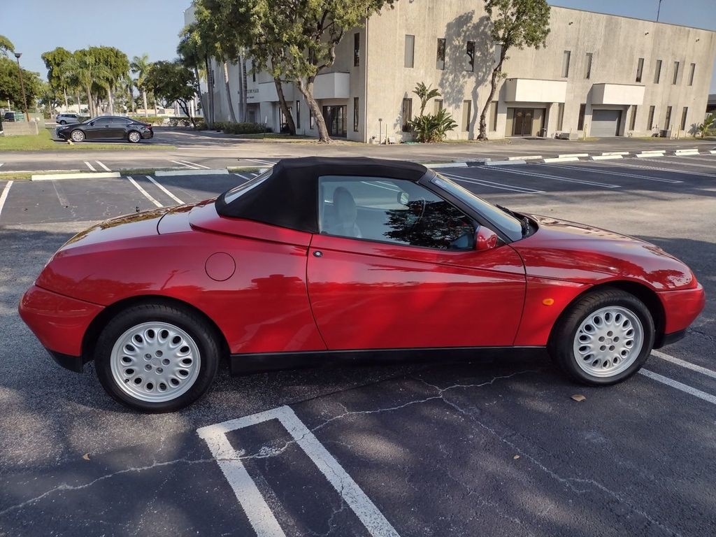 Alfa-Romeo-Spider-1996-Convertible-6