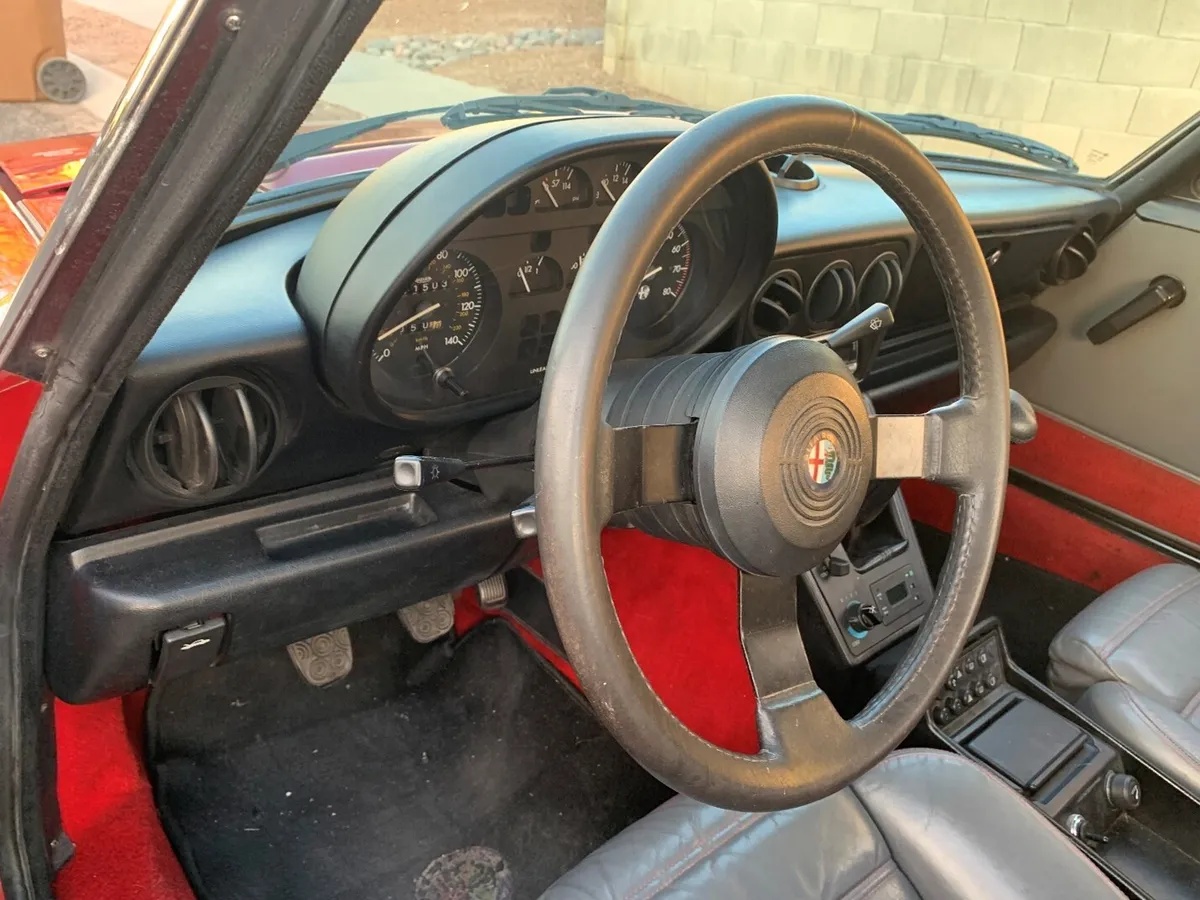 Alfa-romeo-Quadrifoglio-1986-Red-Gray-9