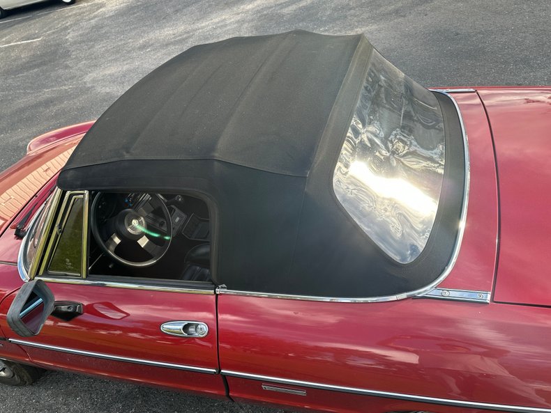 Alfa-romeo-Spider-1986-Red-Black-12