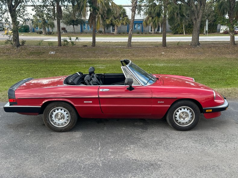 Alfa-romeo-Spider-1986-Red-Black-18