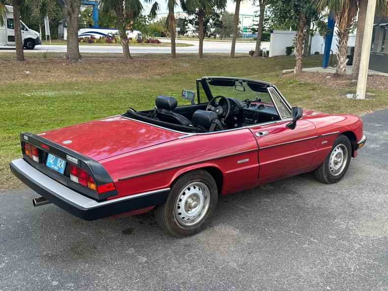 Alfa-romeo-Spider-1986-Red-Black-8