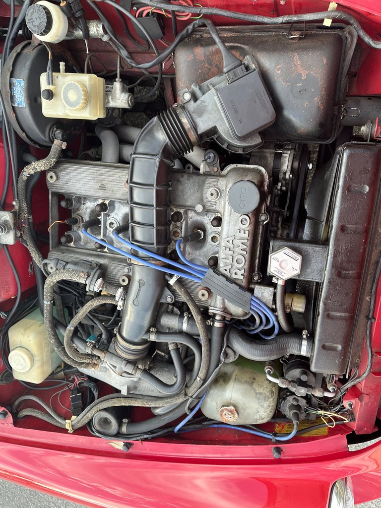 Alfa-romeo-Spider-1986-Red-Black-9