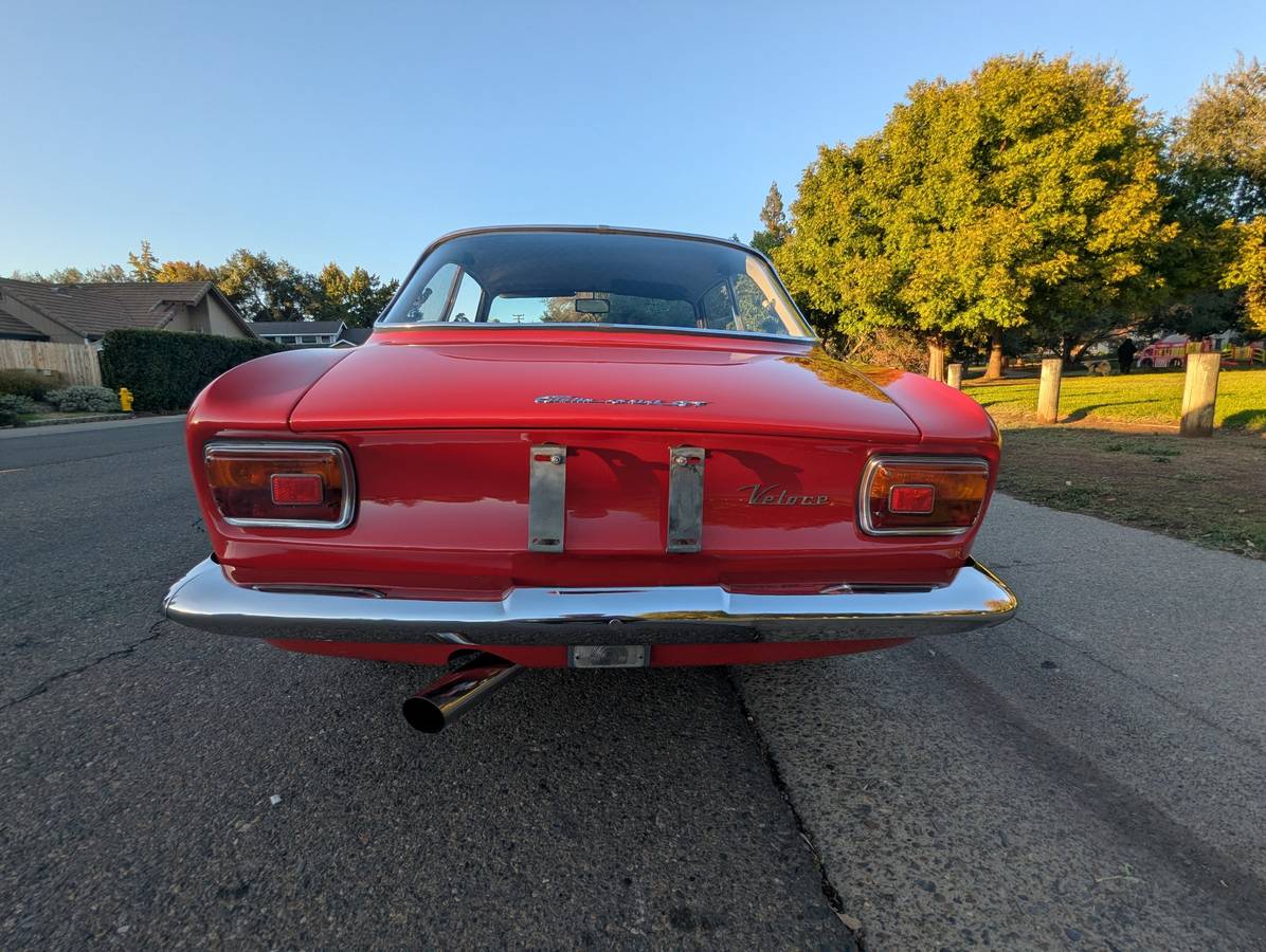 Alfa-romeo-giulia-1966-red-30