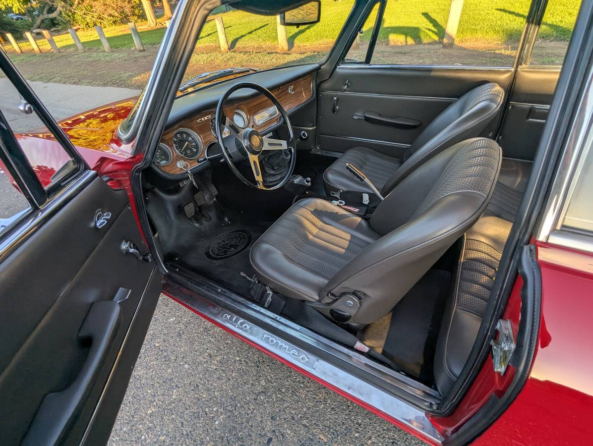 Alfa-romeo-giulia-1966-red-5