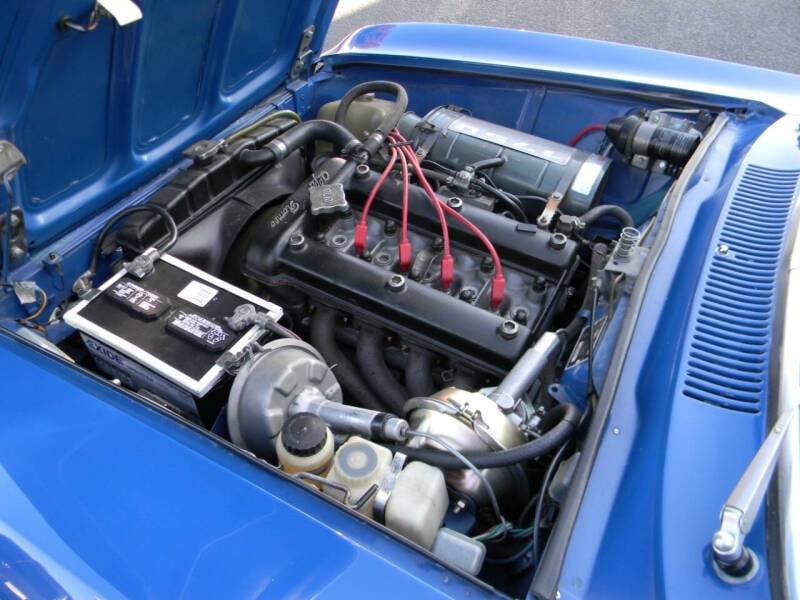 Alfa-romeo-gt-veloce-1750-1969-blue-16