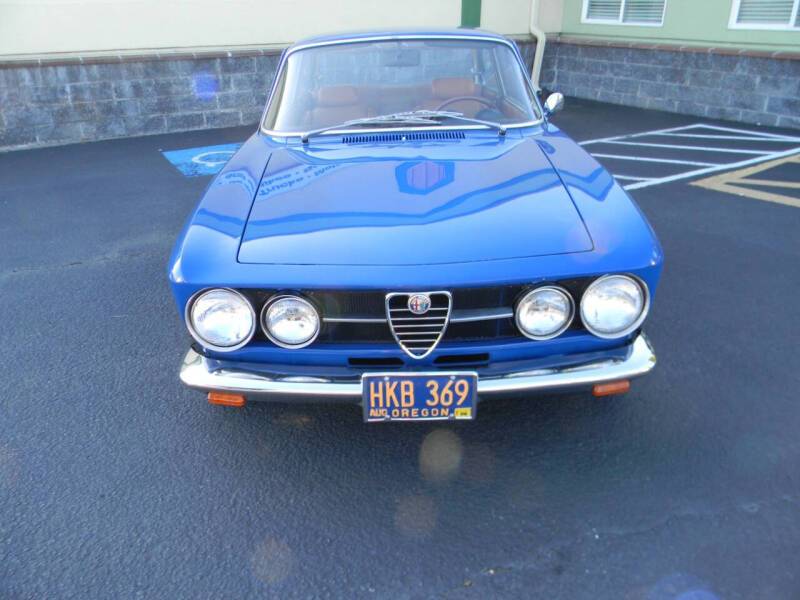 Alfa-romeo-gt-veloce-1750-1969-blue-47