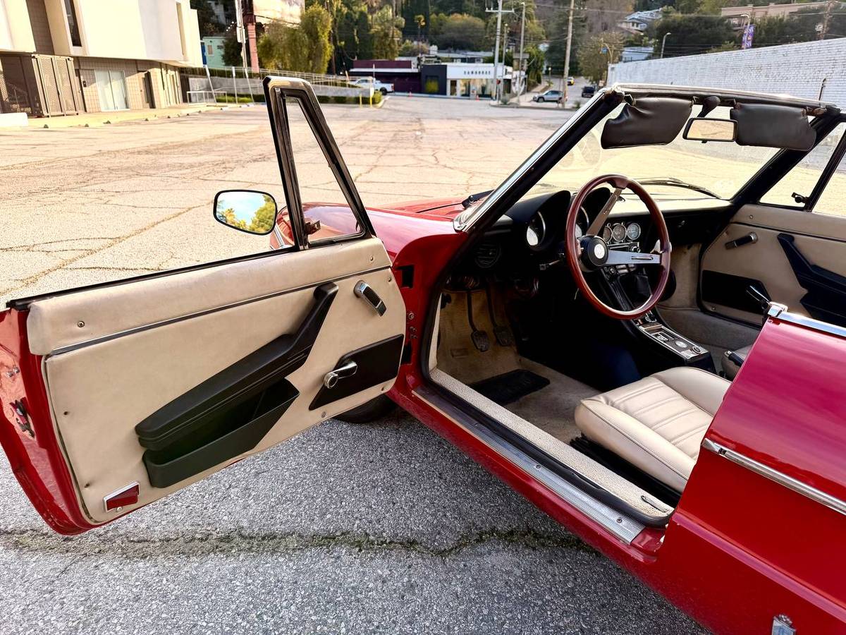 Alfa-romeo-spider-1979-red-13