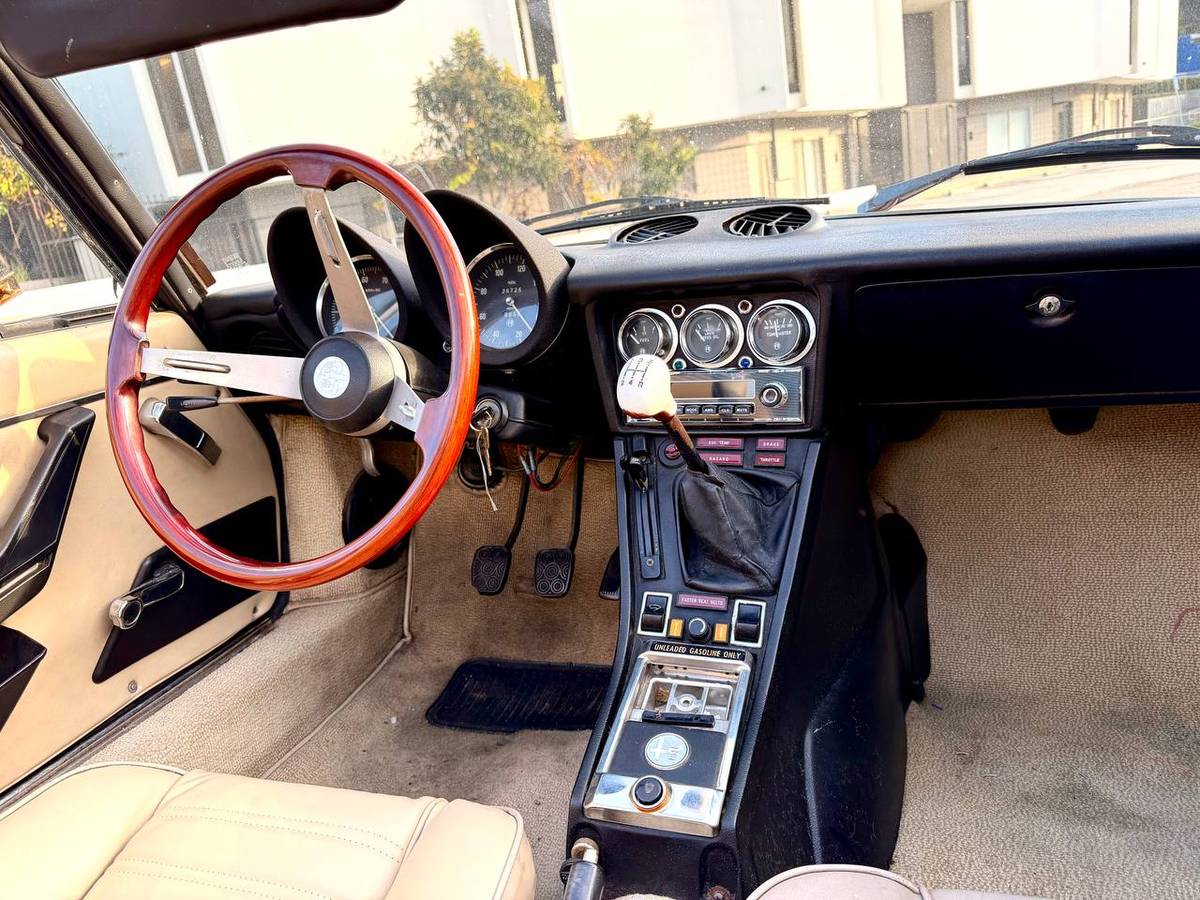 Alfa-romeo-spider-1979-red-14