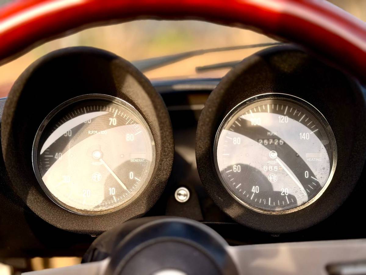 Alfa-romeo-spider-1979-red-17