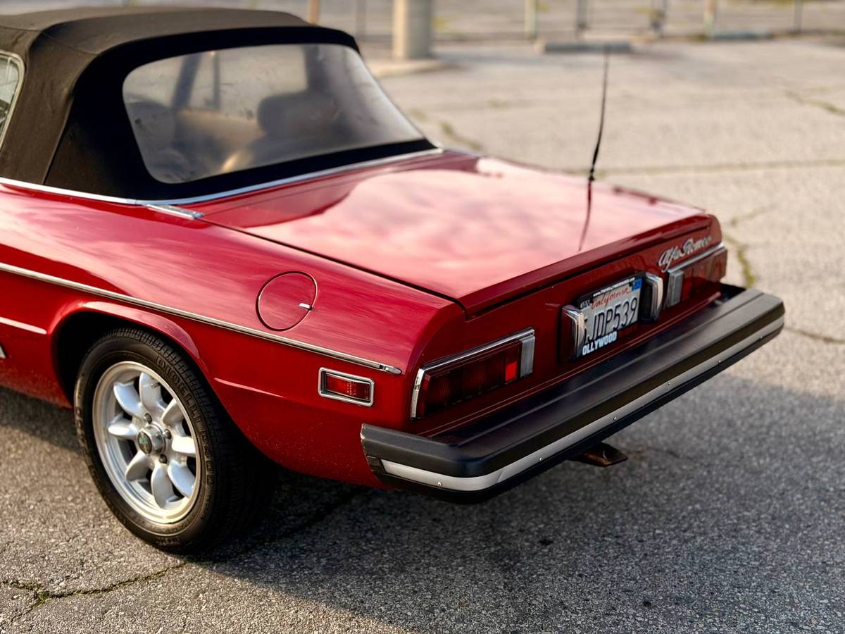 Alfa-romeo-spider-1979-red-7