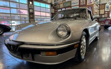 Alfa-romeo-spider-1987-silver-95