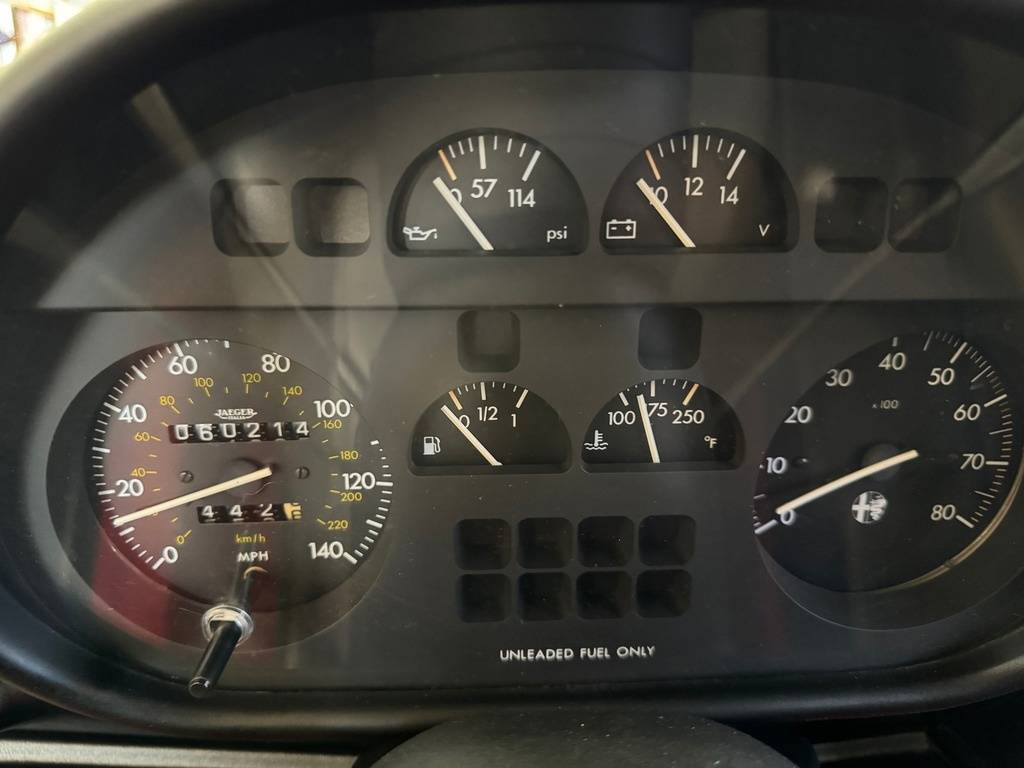 Alfa-romeo-spider-1987-silver-98