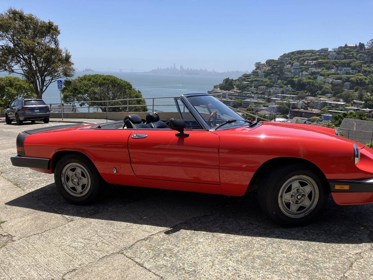 Alfa-romeo-spider-graduate-1985-red-1