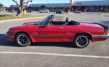Alfa-romeo-spider-quadrifoglio-1986