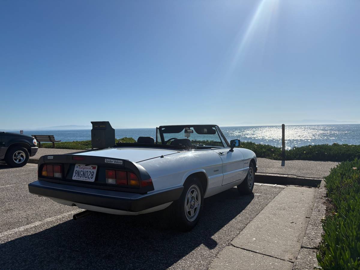 Alfa-romeo-spider-veloce-1989-white-1
