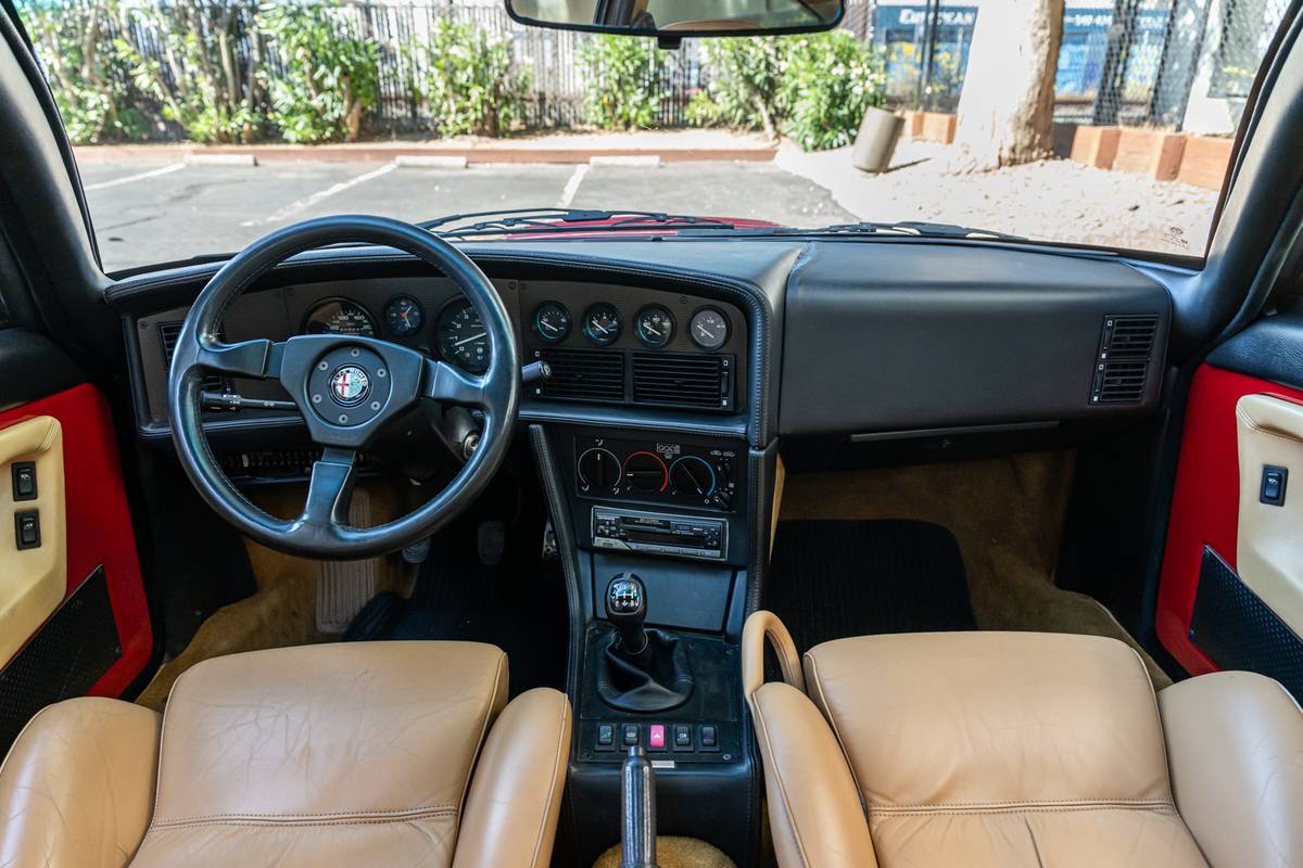 Alfa-romeo-sz-sprint-zagato-1991-14