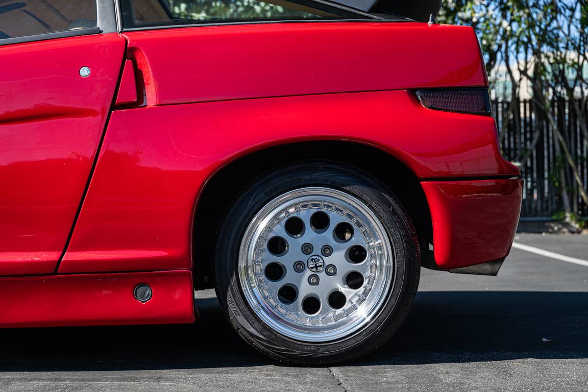 Alfa-romeo-sz-sprint-zagato-1991-35