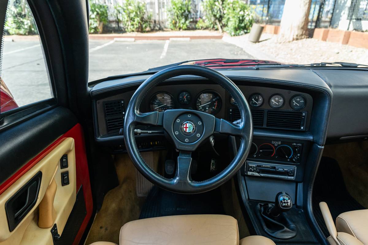 Alfa-romeo-sz-sprint-zagato-1991-41