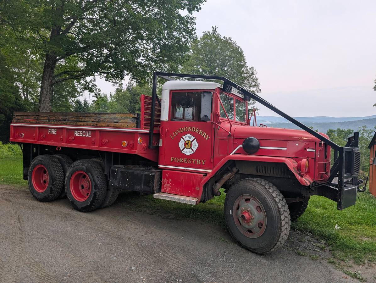 Am-general-diesel-1983-red-8