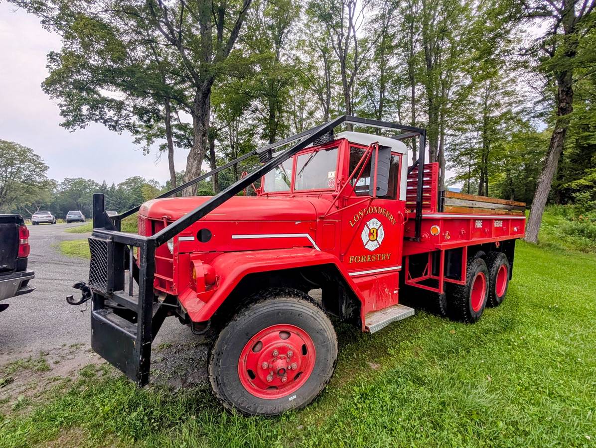 Am-general-diesel-1983-red