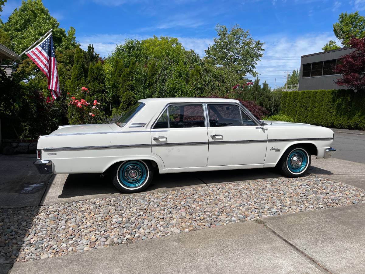 Amc-rambler-classic-770-1966-white-1