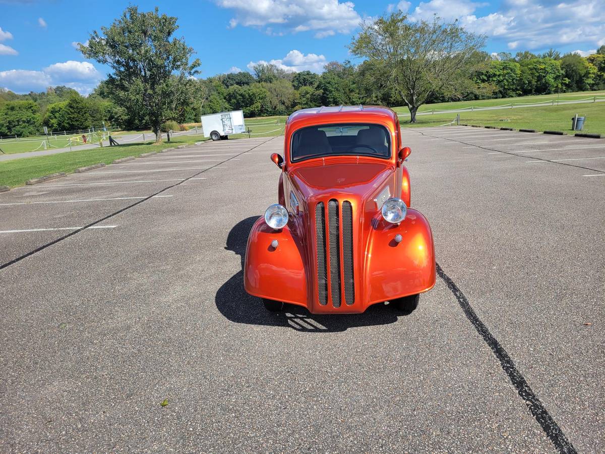 Anglia-1948-orange-1