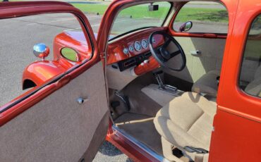 Anglia-1948-orange-3
