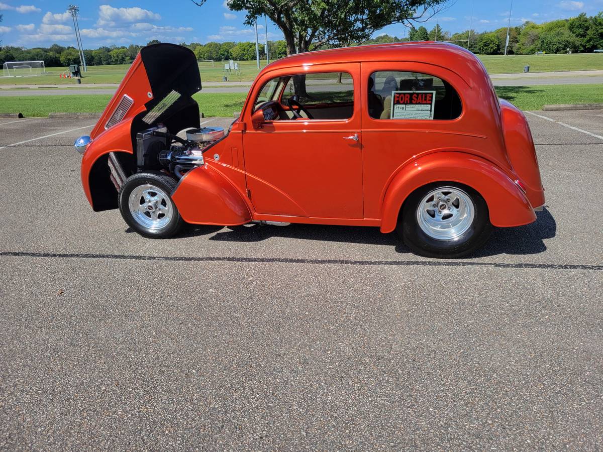 Anglia-1948-orange-4