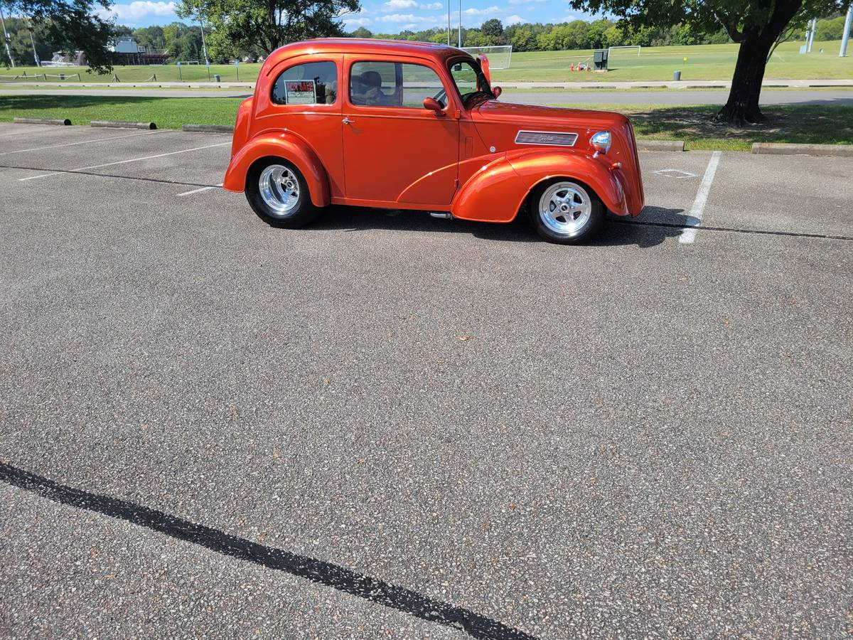 Anglia-1948-orange-5
