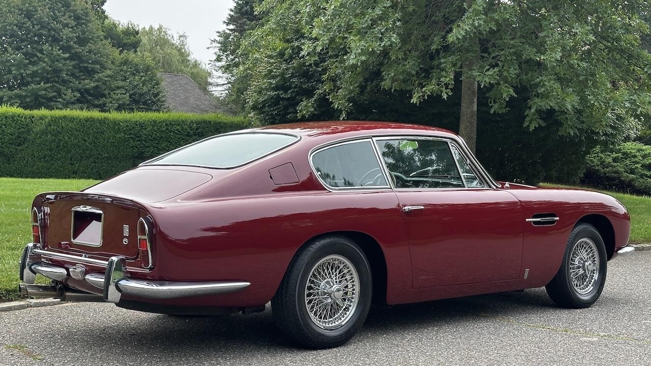 Aston-Martin-DB6-1967-11